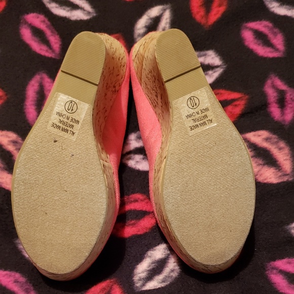 Shoes - Picture 3 of 3